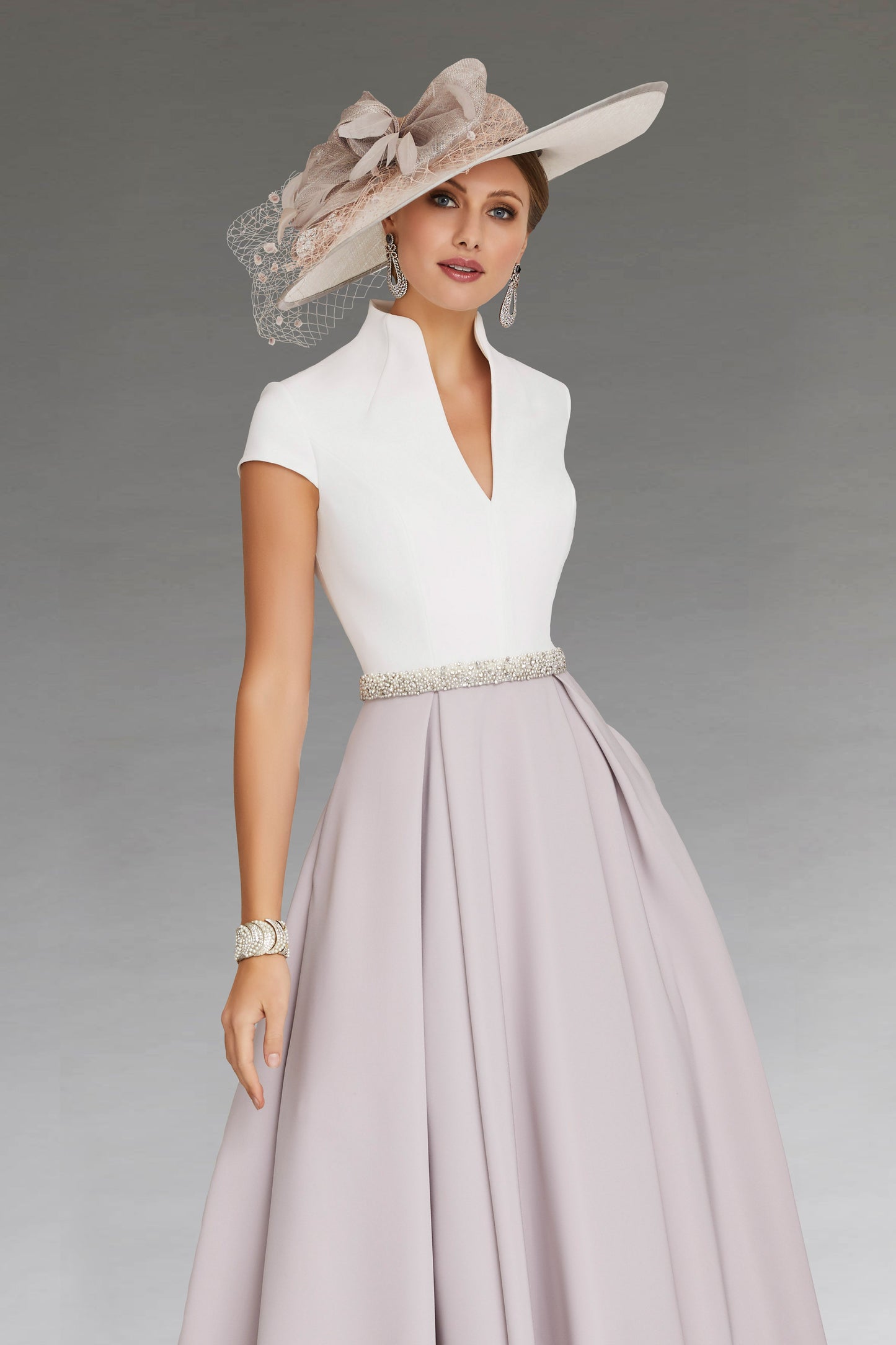 Weißes Sommerkleid V-Ausschnitt Farbblock Damenkleid
