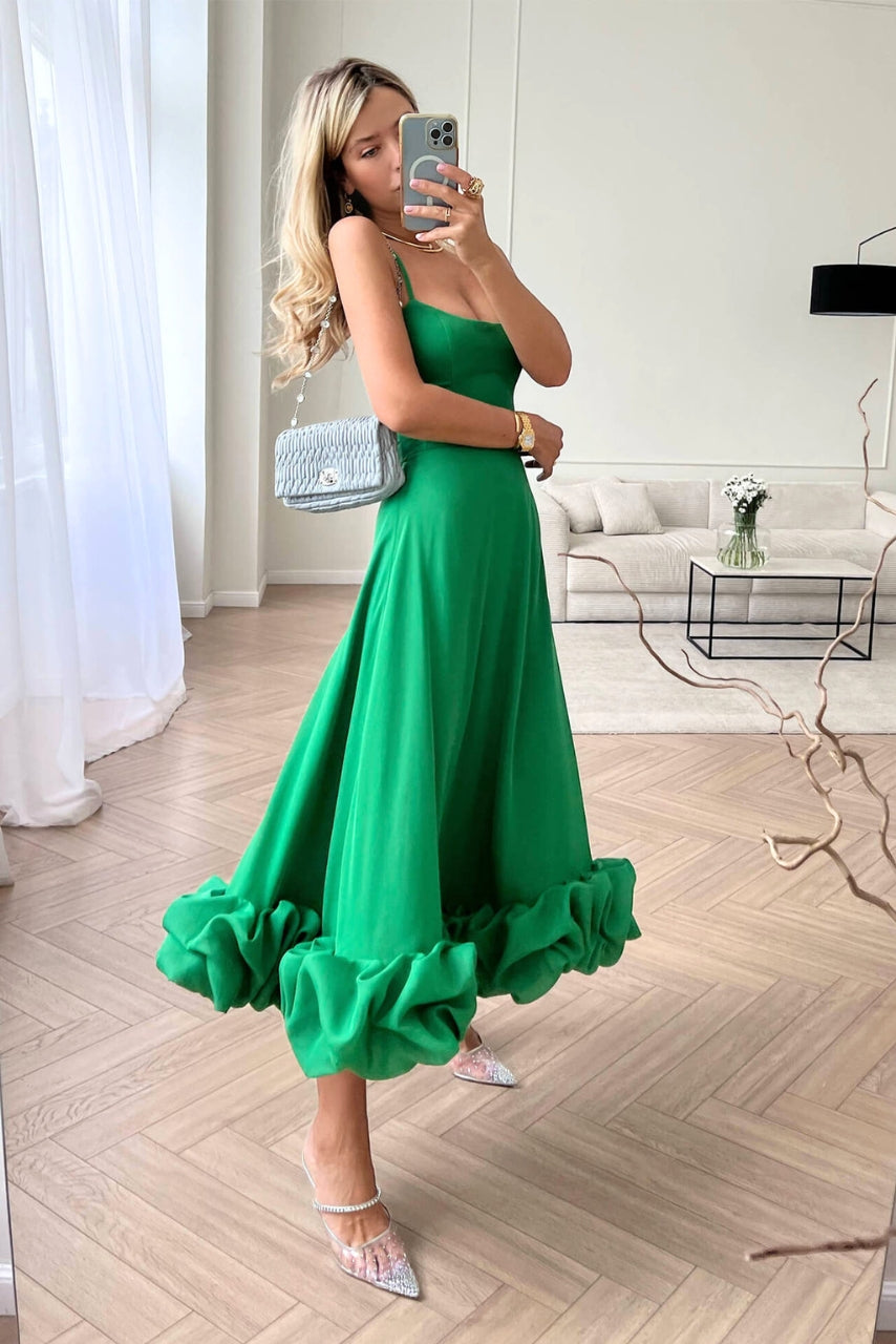 Elegantes Damenkleid für Hochzeitsgäste mit Rüschen
