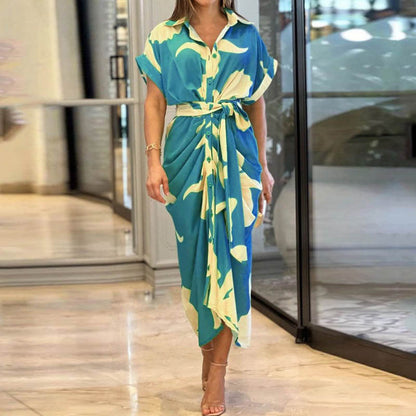 BerlinGlamour: Elegantes Kurzarm-Blusenkleid mit Blumenmuster