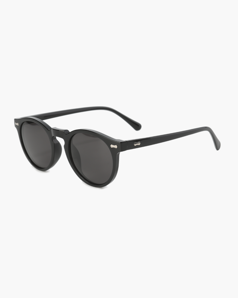Männer Sommer Outfit Leinenhemd Shorts Sonnenbrille
