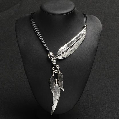 Goldene Halskette Boho Feder Schmuck