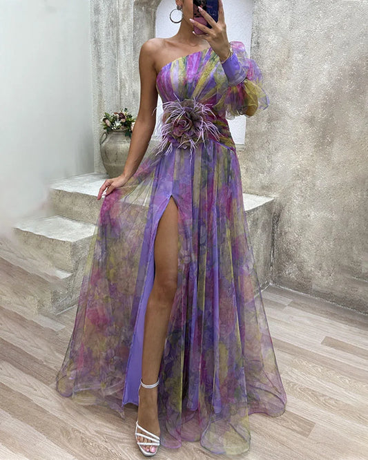 Elegantes One-Shoulder Maxikleid mit Blumen & Schlitz - BerlinGlamour