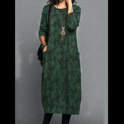 Melanie:  Retro-Strickkleid mit kunstvollem Muster