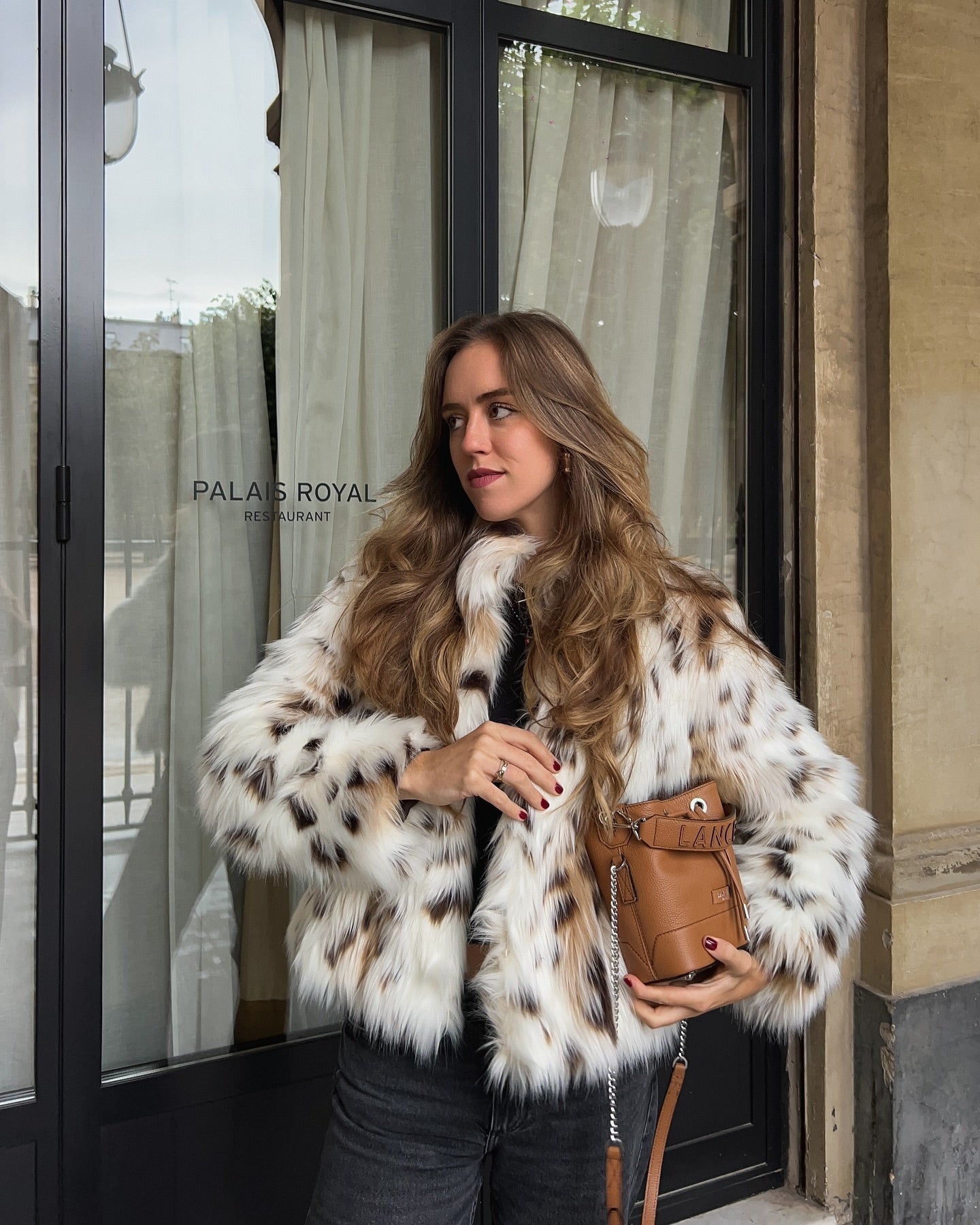 Kunstfelljacke Leopardenmuster im Streetstyle kombiniert
