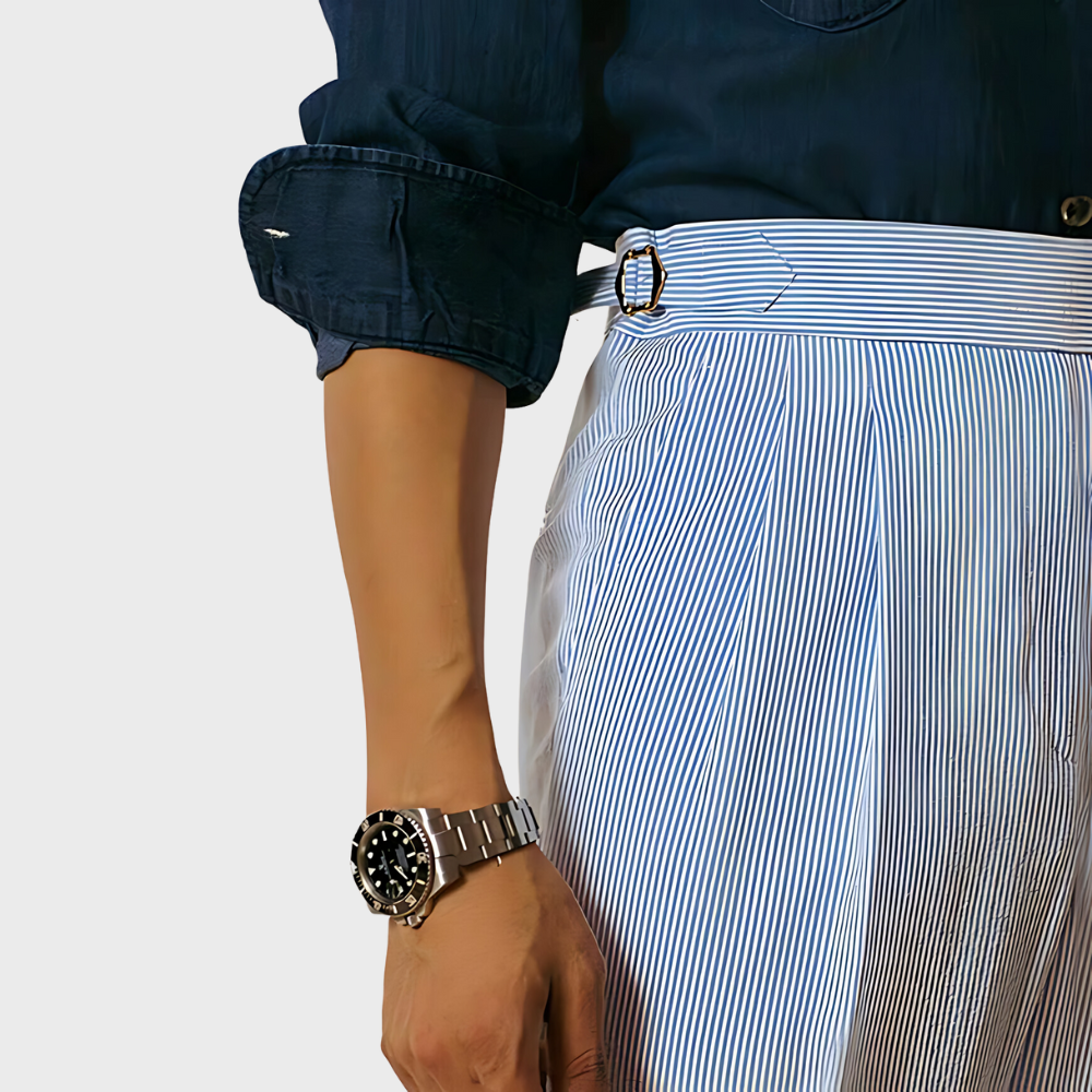 Taillenhohe Nadelstreifenhose mit Gürtel Damen