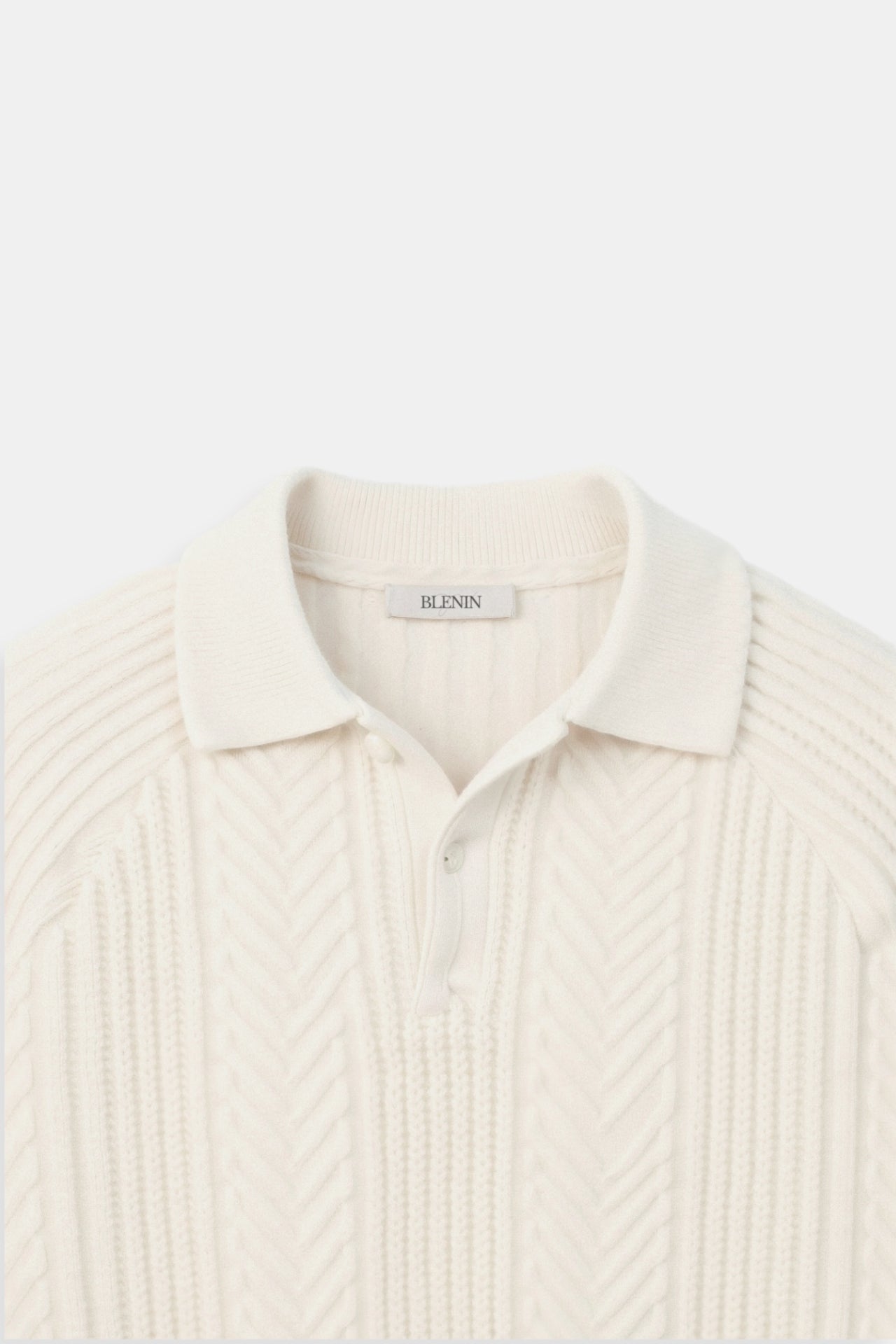 Klassischer Strickpullover Polo Kragen Zopfmuster