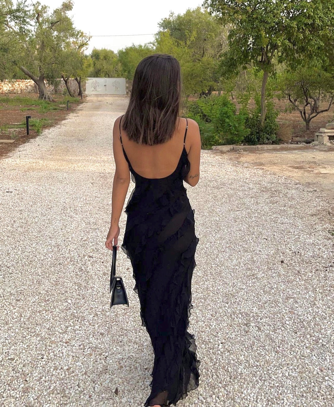 Elegantes Maxikleid mit Rüschen und Spaghettiträgern