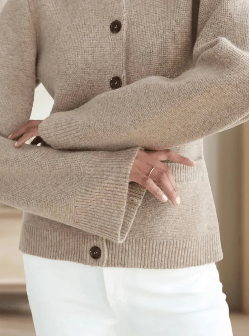 Maria | Klassische Damen-Strickjacke mit Knopfleiste Zendoo.de