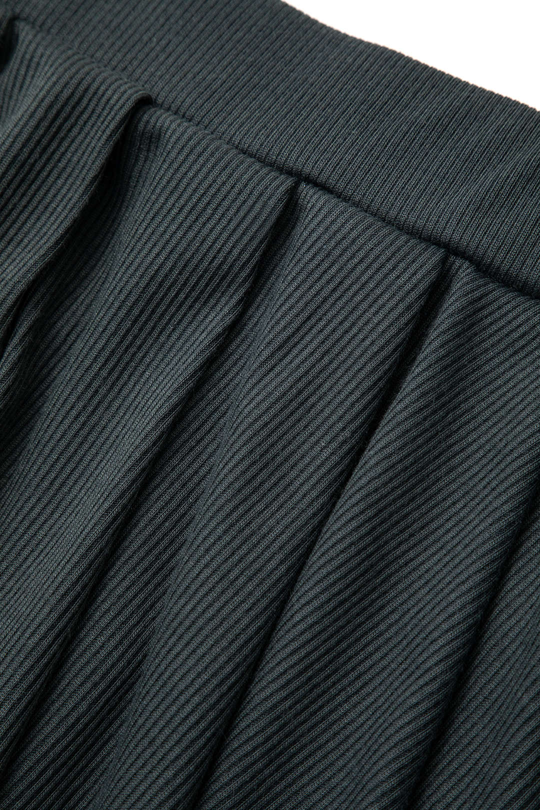 Sportliches Zweiteiler-Set mit Zip-Jacke und Plissee-Rock Damen
