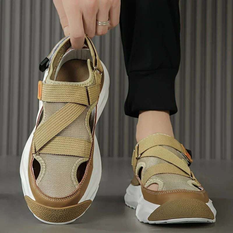 Rutschfeste Herren-Sandalen mit Haken und Ösen