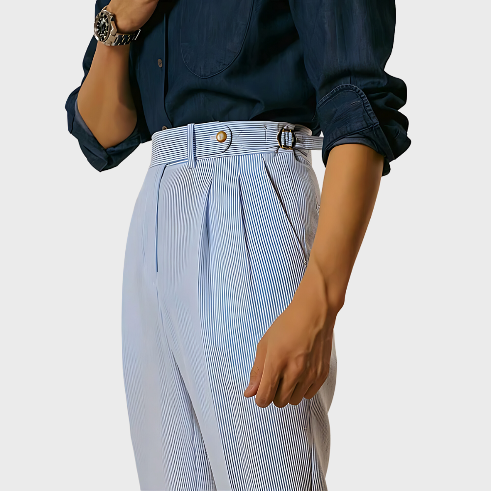 Taillenhohe Nadelstreifenhose mit Gürtel Damen