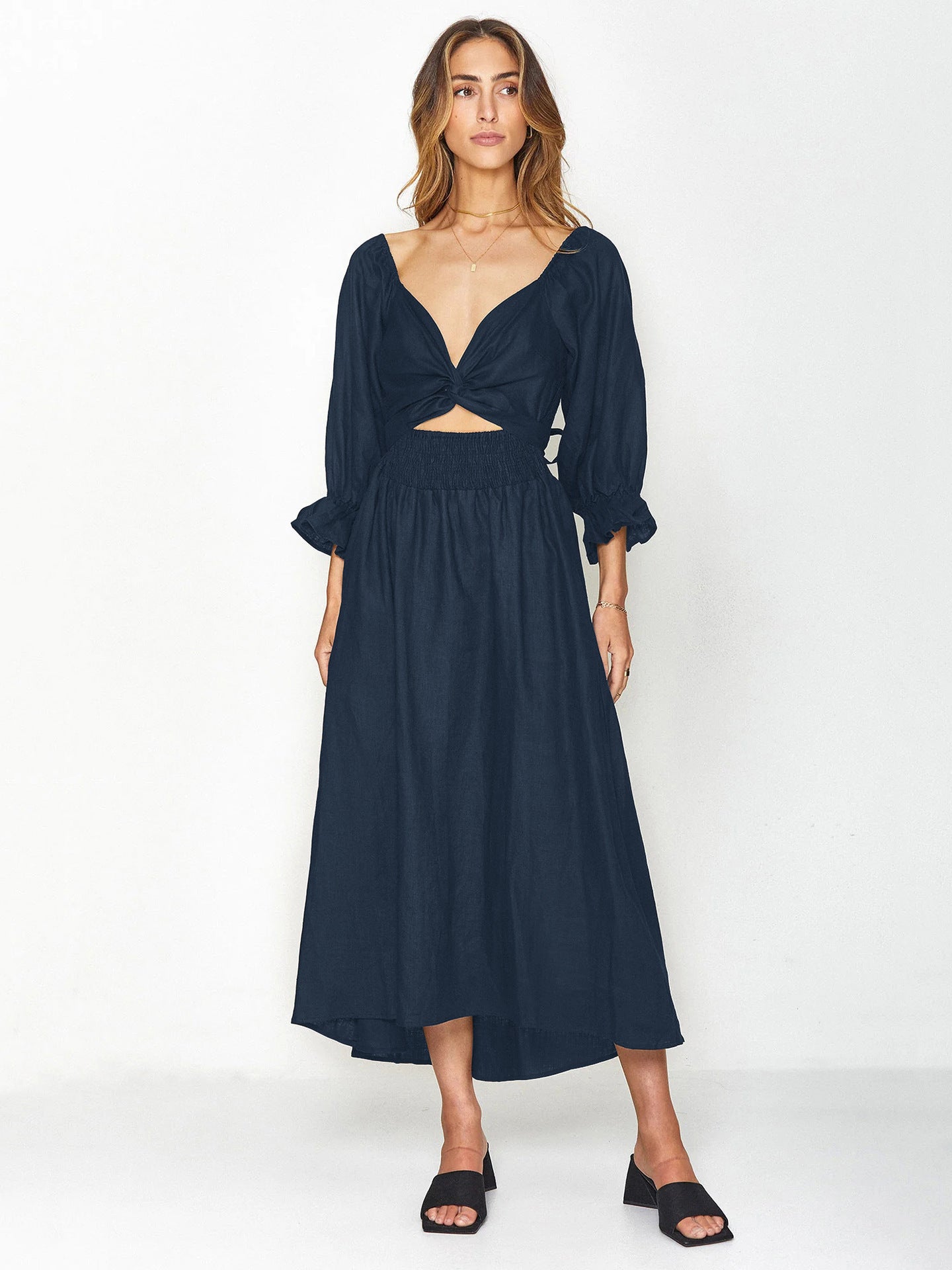 Elegantes Kleid von BerlinGlamour mit Bindegürtel