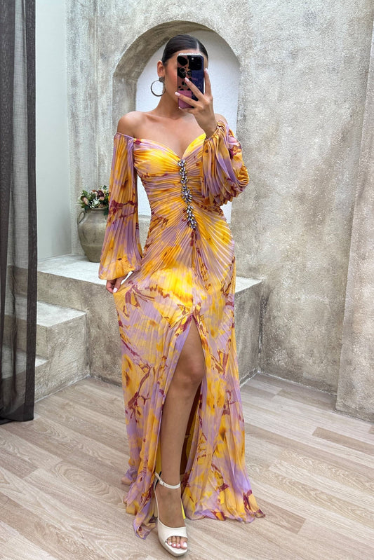 Elegantes, attraktives Kleid mit V-Ausschnitt von Jakie