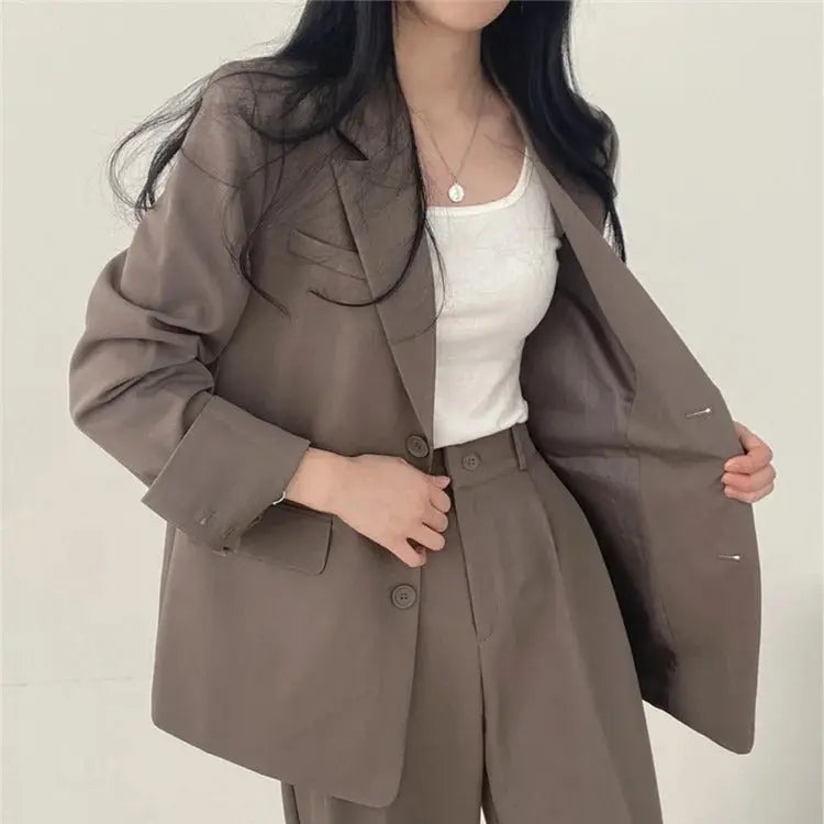 Athena | Einfarbiges Blazer- und gerade geschnittenes Hosen-Set für Damen Zendoo.de