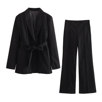 Eleganter Damenanzug 2-teilig mit Blazer und Hose