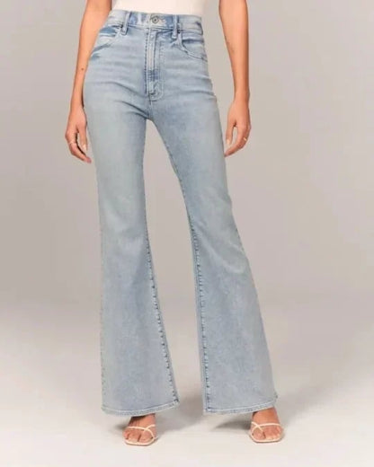 Hohe Frauenjeans Flared Stilvoll Trendy - BerlinGlamour