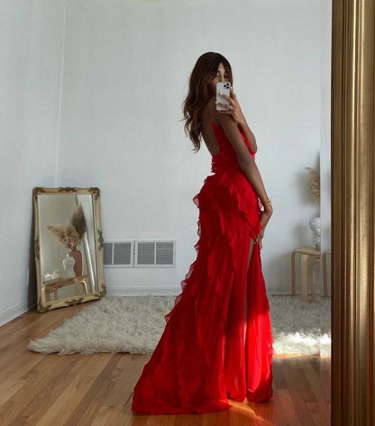 Elegantes Maxikleid mit Rüschen und Spaghettiträgern