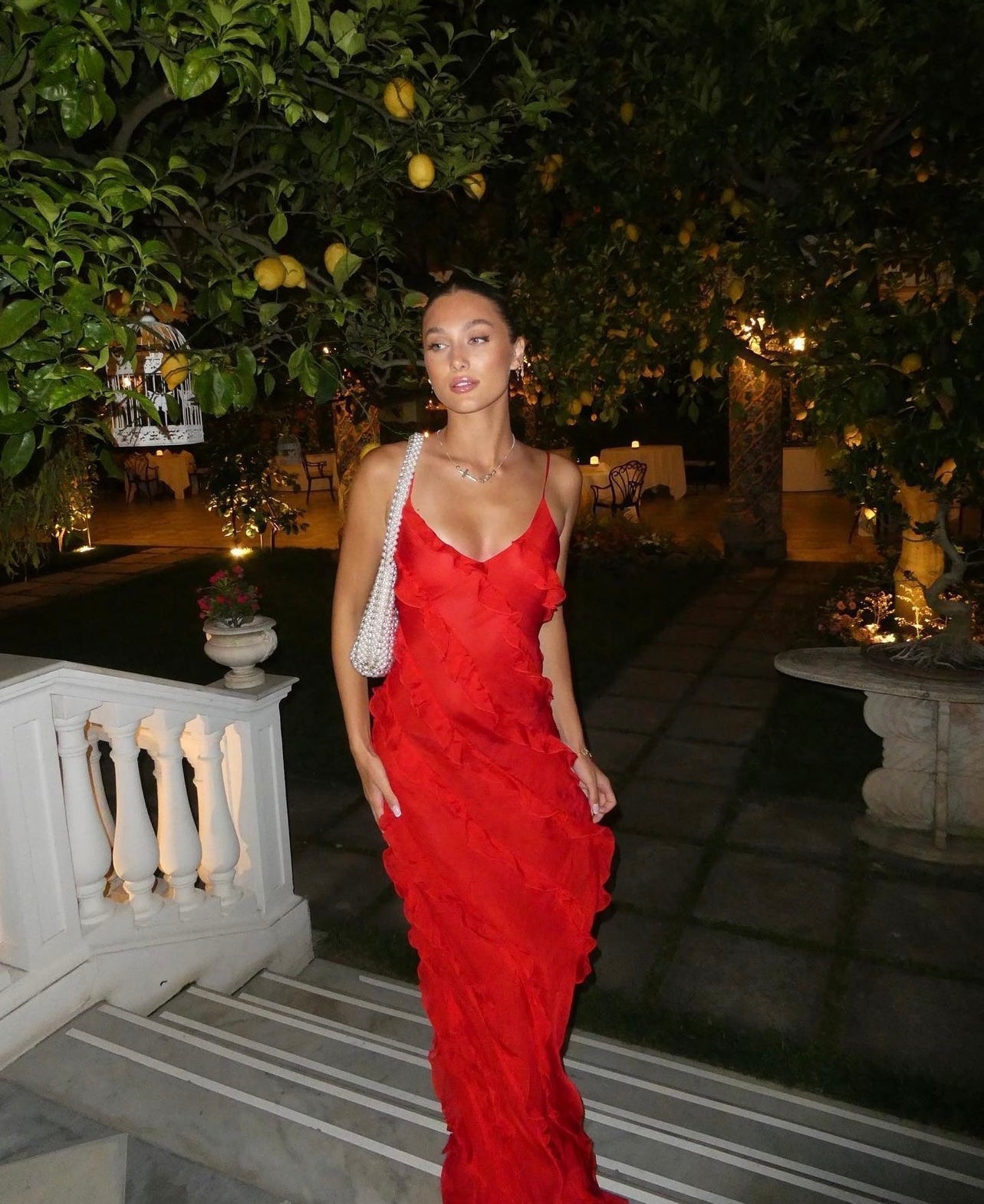 Elegantes Maxikleid mit Rüschen und Spaghettiträgern