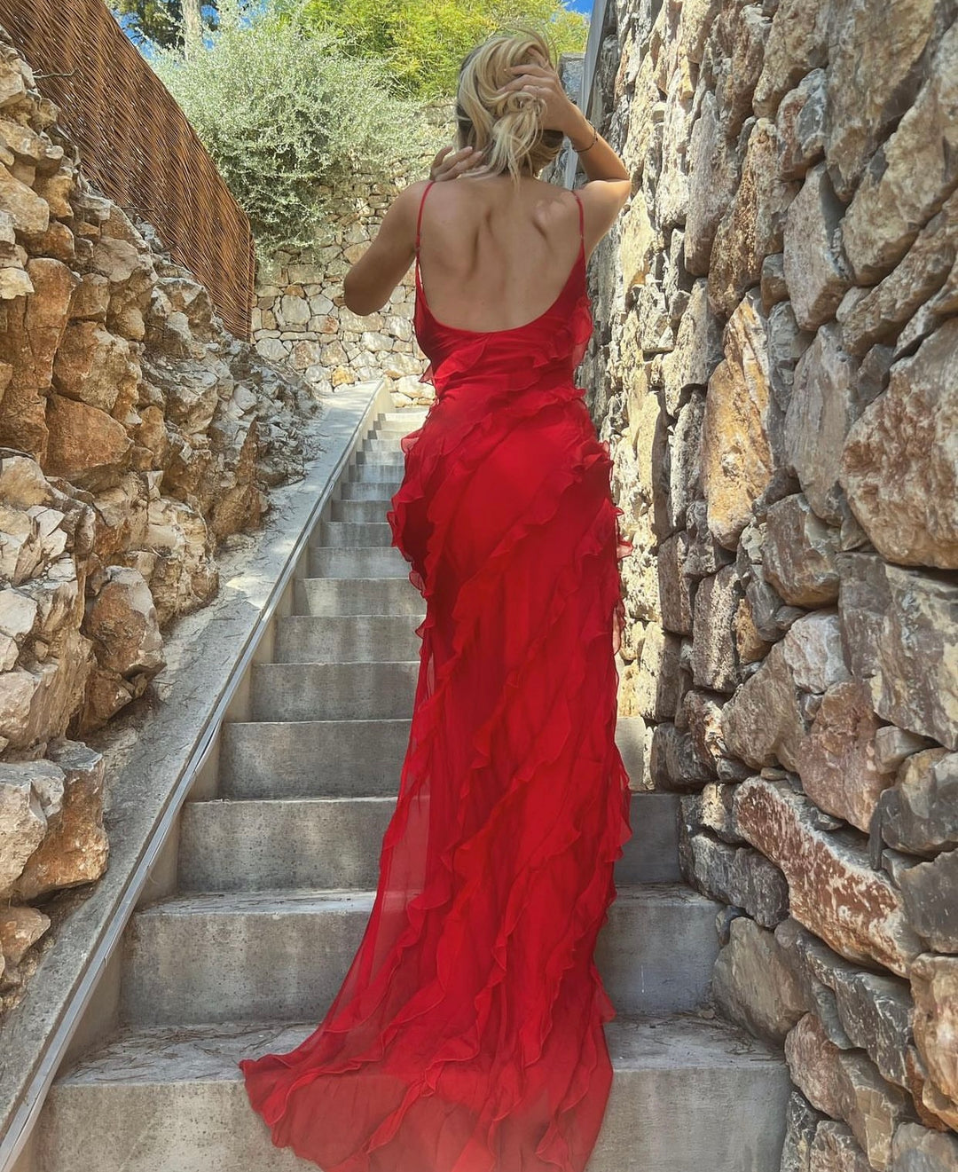 Elegantes Maxikleid mit Rüschen und Spaghettiträgern