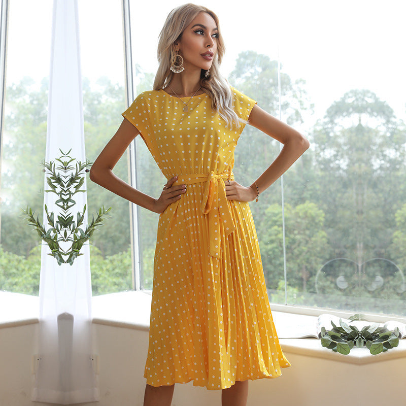 Damen Kleid: Elegantes Midi-Kleid mit Polka Dots und kurzen Ärmeln von BerlinGlamour