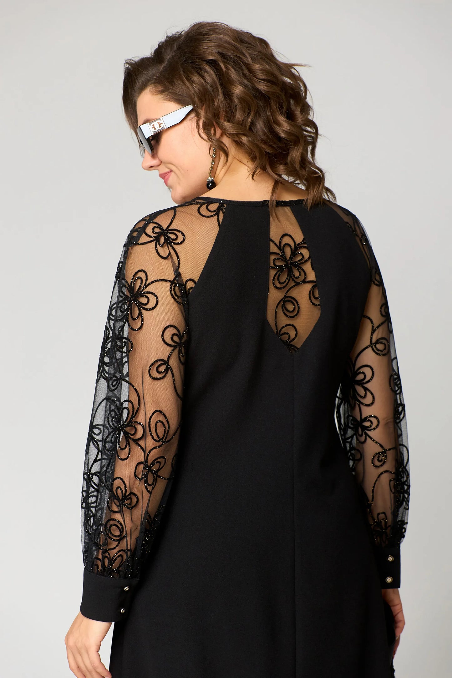 Elegante Abendrobe A-Linie mit Stickerei