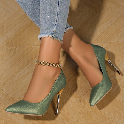 Elegante Satin Pumps mit Goldabsatz & Luxus Design