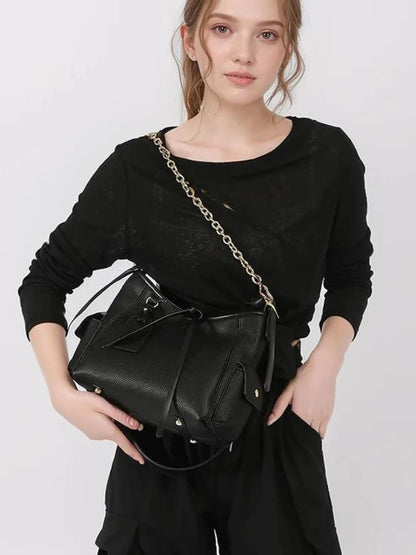 Leder Schultertasche mit Kettenakzent Echtleder Schwarz