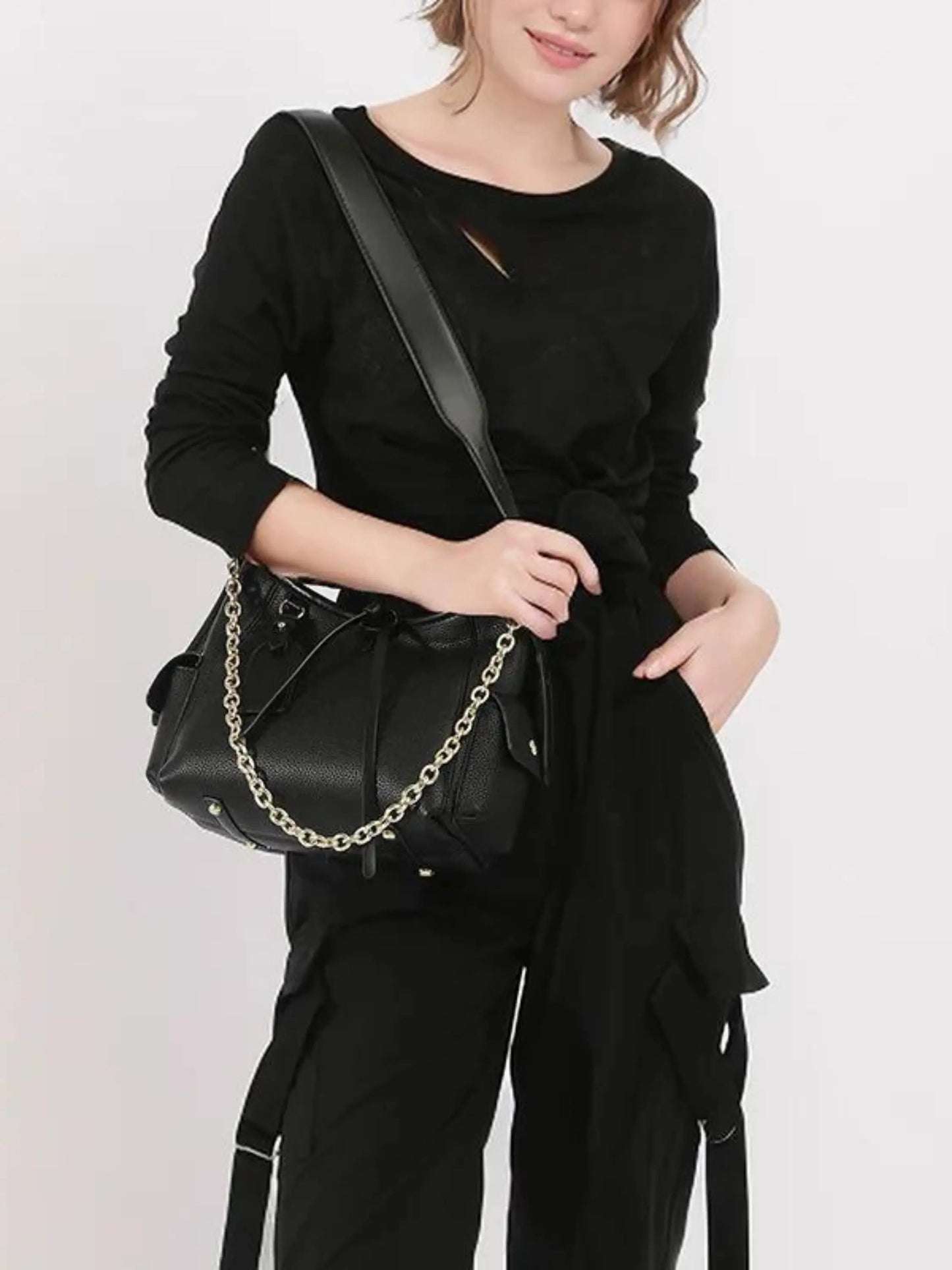 Leder Schultertasche mit Kettenakzent Echtleder Schwarz
