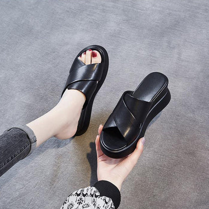 Komfortable und stilvolle Damen-Slipper und -Sandalen