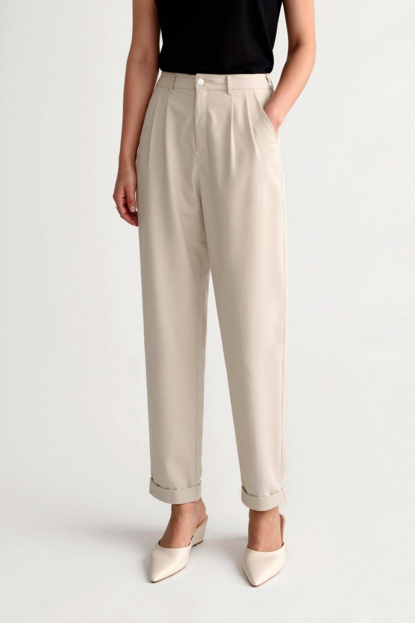Damenhose Slim Fit mit Bundfalten und Umschlag