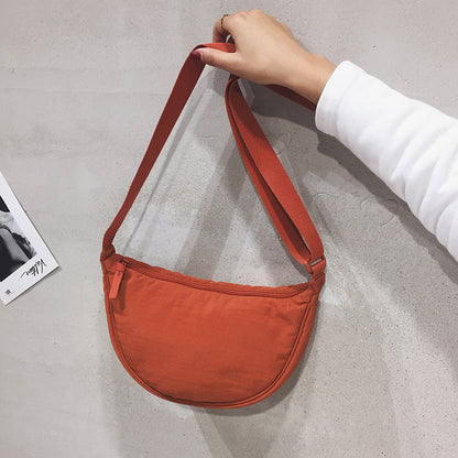 BerlinGlamour Halbmond Tasche Schick Modern Frauenhandtasche