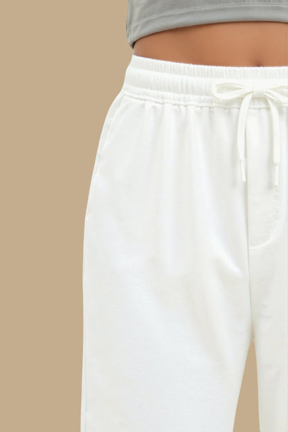 Elastische Damenhose mit Kordelzug und weitem Bein