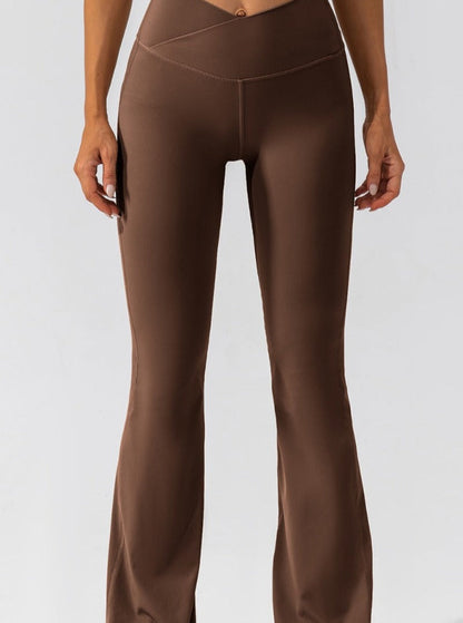 Hohe Taille Flare Leggings mit Crossover Bund Komfort - BerlinGlamour
