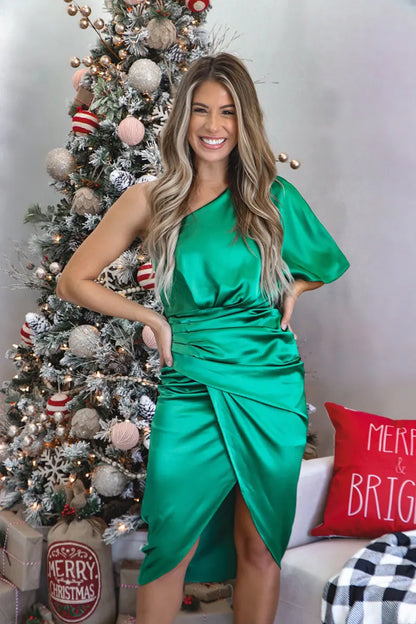 Elegantes Satin Kleid Mit Schlitz und Taille