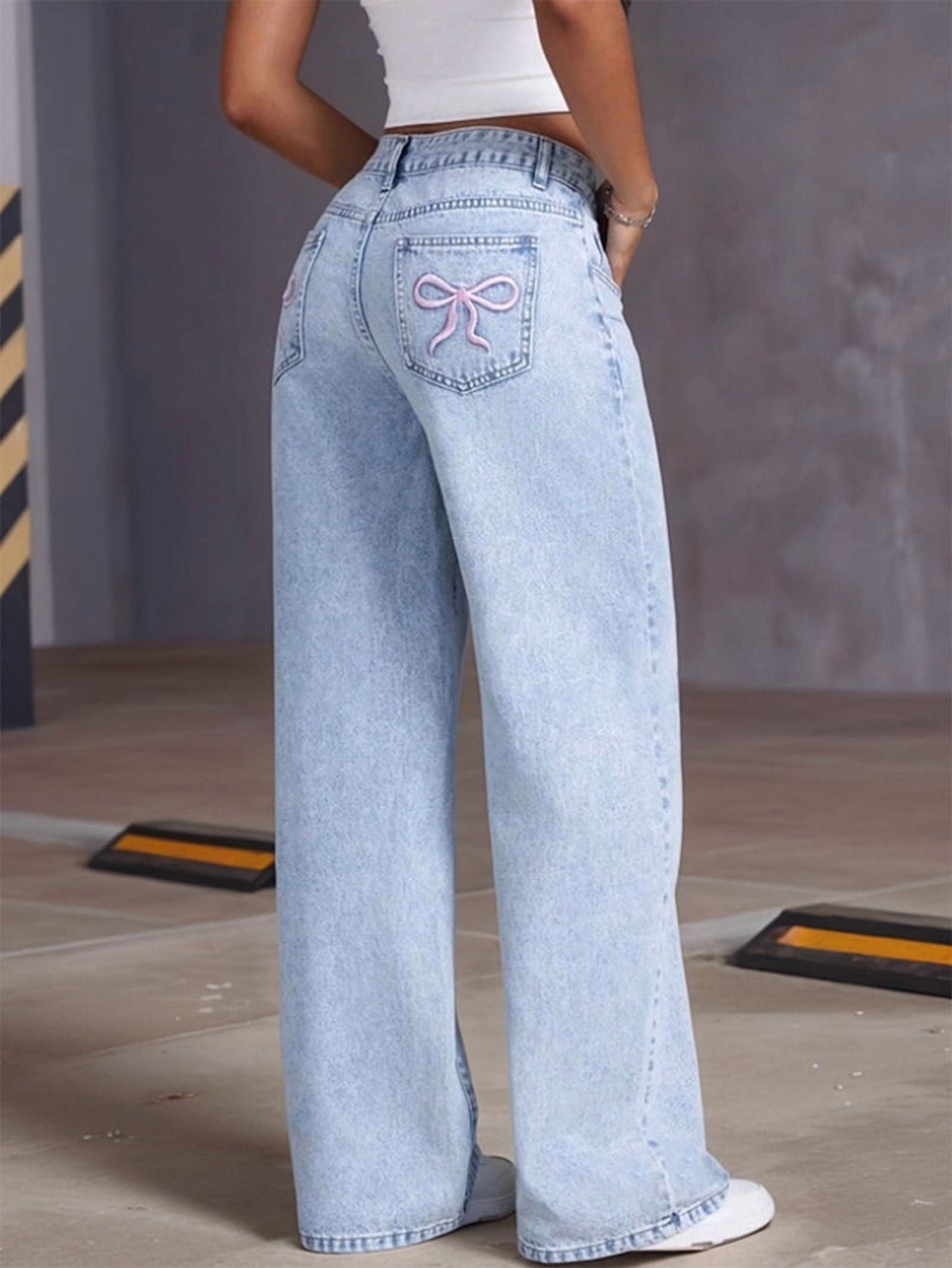 Hohe Taille Damenjeans Weite Bein Spitzen Detail