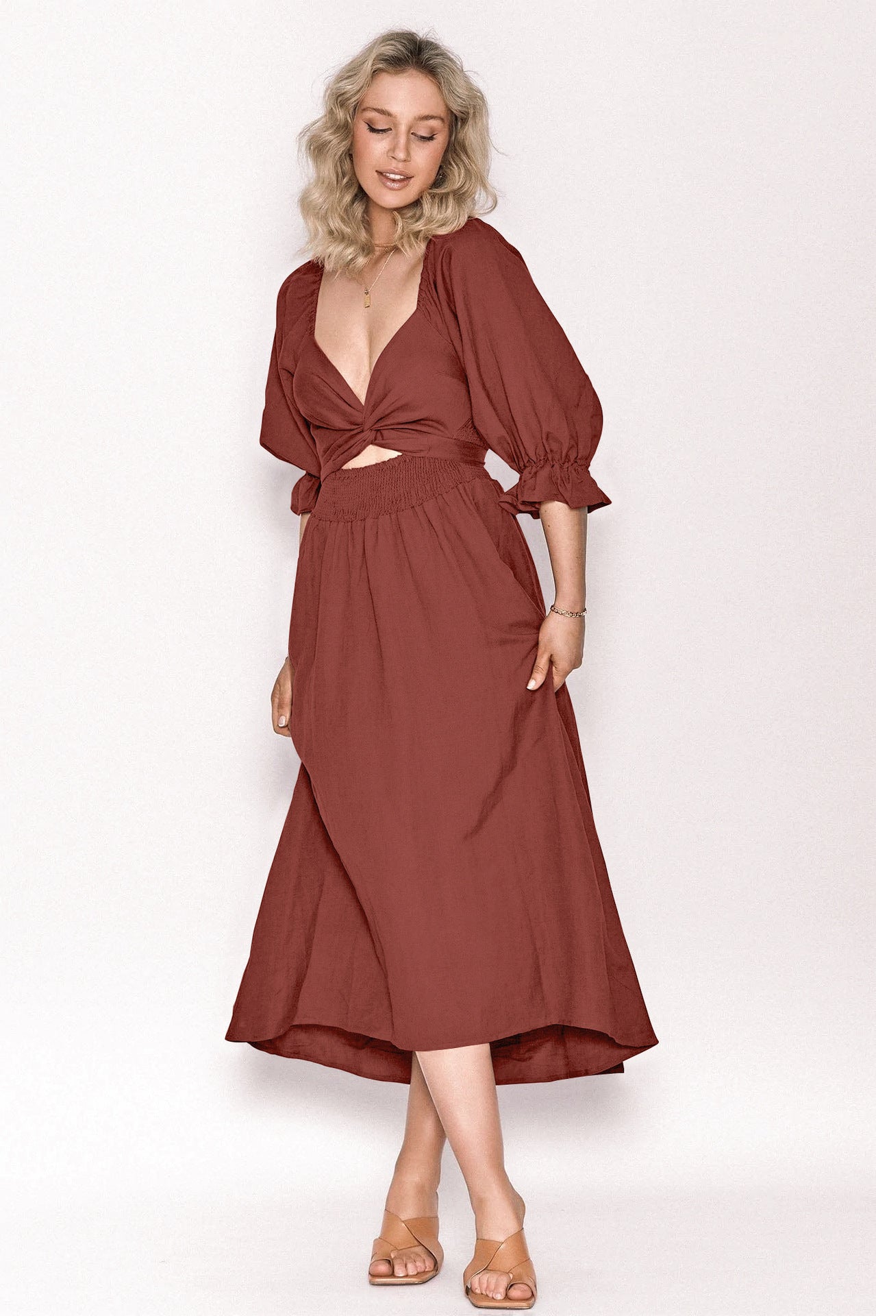Elegantes Kleid von BerlinGlamour mit Bindegürtel