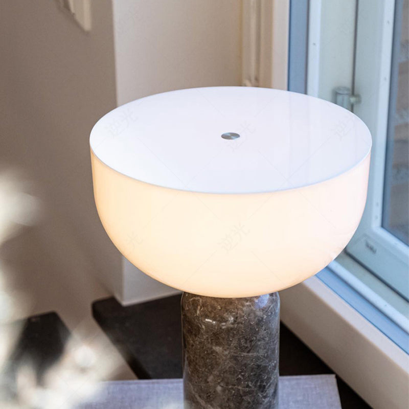 Marmor Tischlampe Luxus Gold Akzente Modern