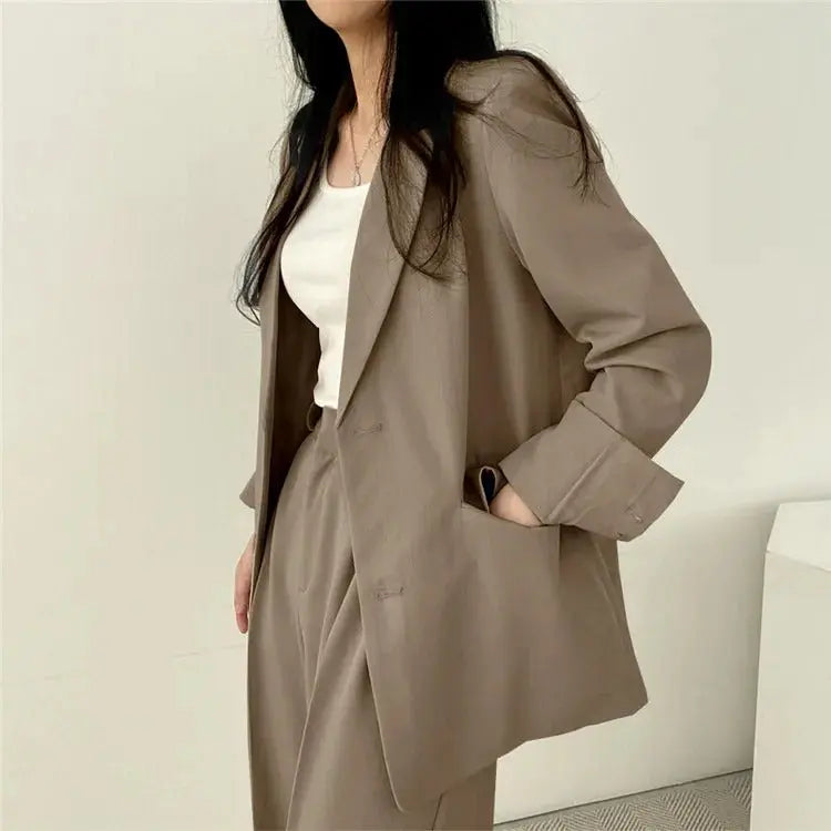 Athena | Einfarbiges Blazer- und gerade geschnittenes Hosen-Set für Damen Zendoo.de