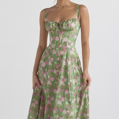 BerlinGlamour Sommerkleid: schmal geschnittenes Überknielanges Kleid mit Rückenausschnitt