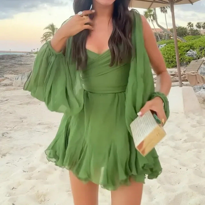 Modernes, schulterfreies Kleid mit weiten Ärmeln