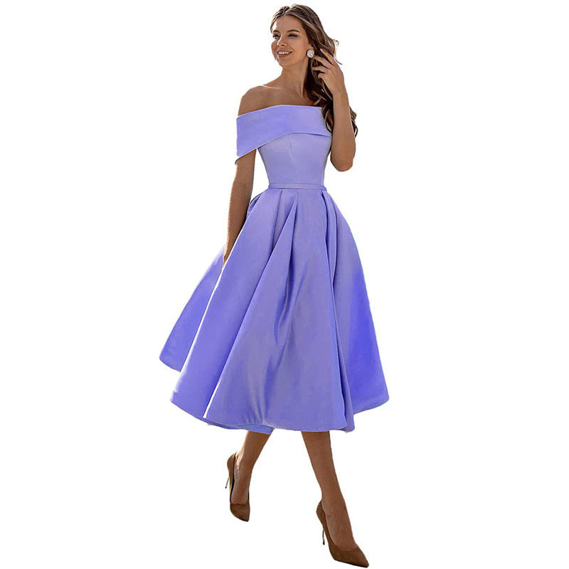 Satin-Partykleid von BerlinGlamour: modisch, lässig, trägerlos