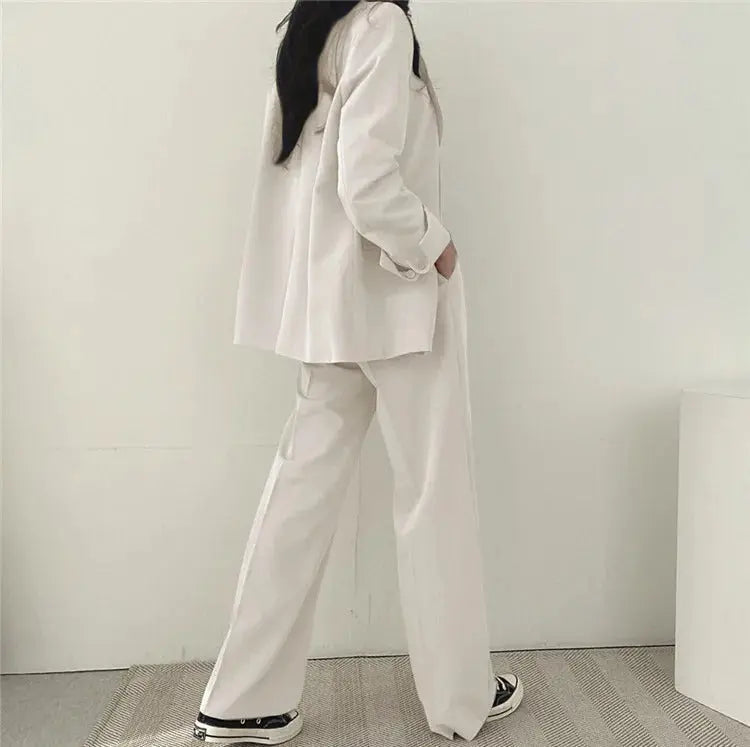 Athena | Einfarbiges Blazer- und gerade geschnittenes Hosen-Set für Damen Zendoo.de