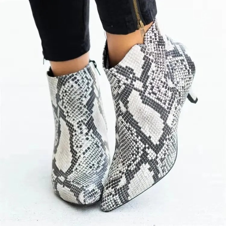 Damenstiefeletten Carla® mit Absatz
