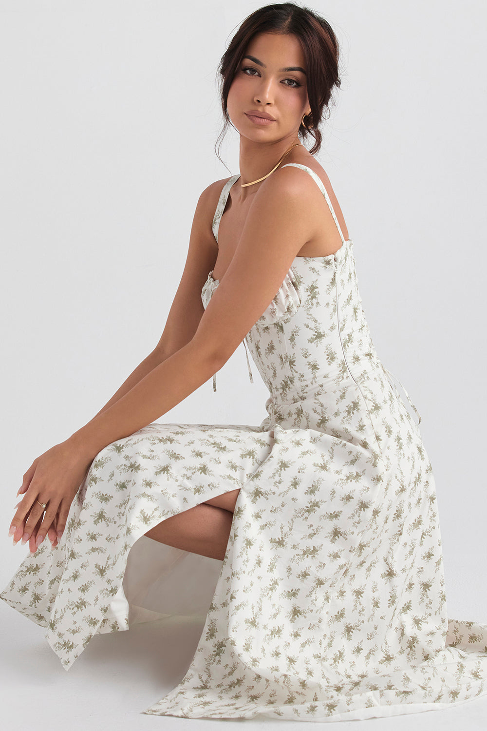 Pastellgrünes Midikleid Taillenformendes Sommerkleid