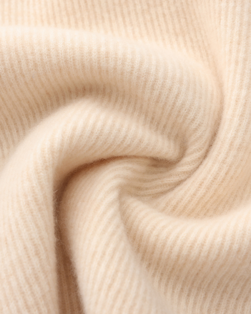 Kaschmir-Cardigan Set mit Hose und Stiefeletten