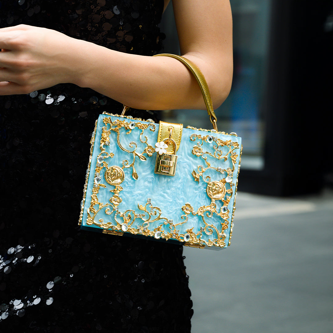 Himmelblaue Clutch Abendtasche mit Golddekor Luxus Design