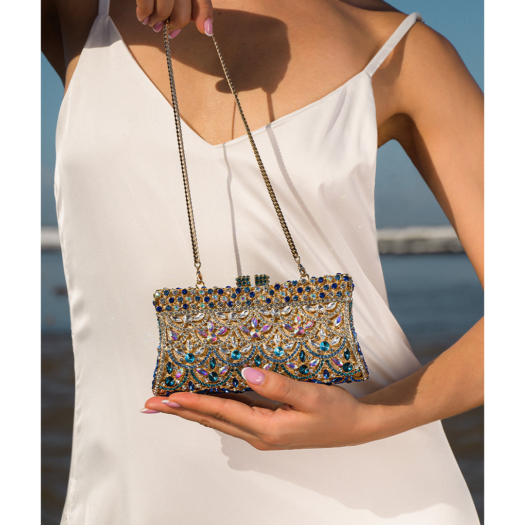 Goldene Clutch mit Kristallen und Strass