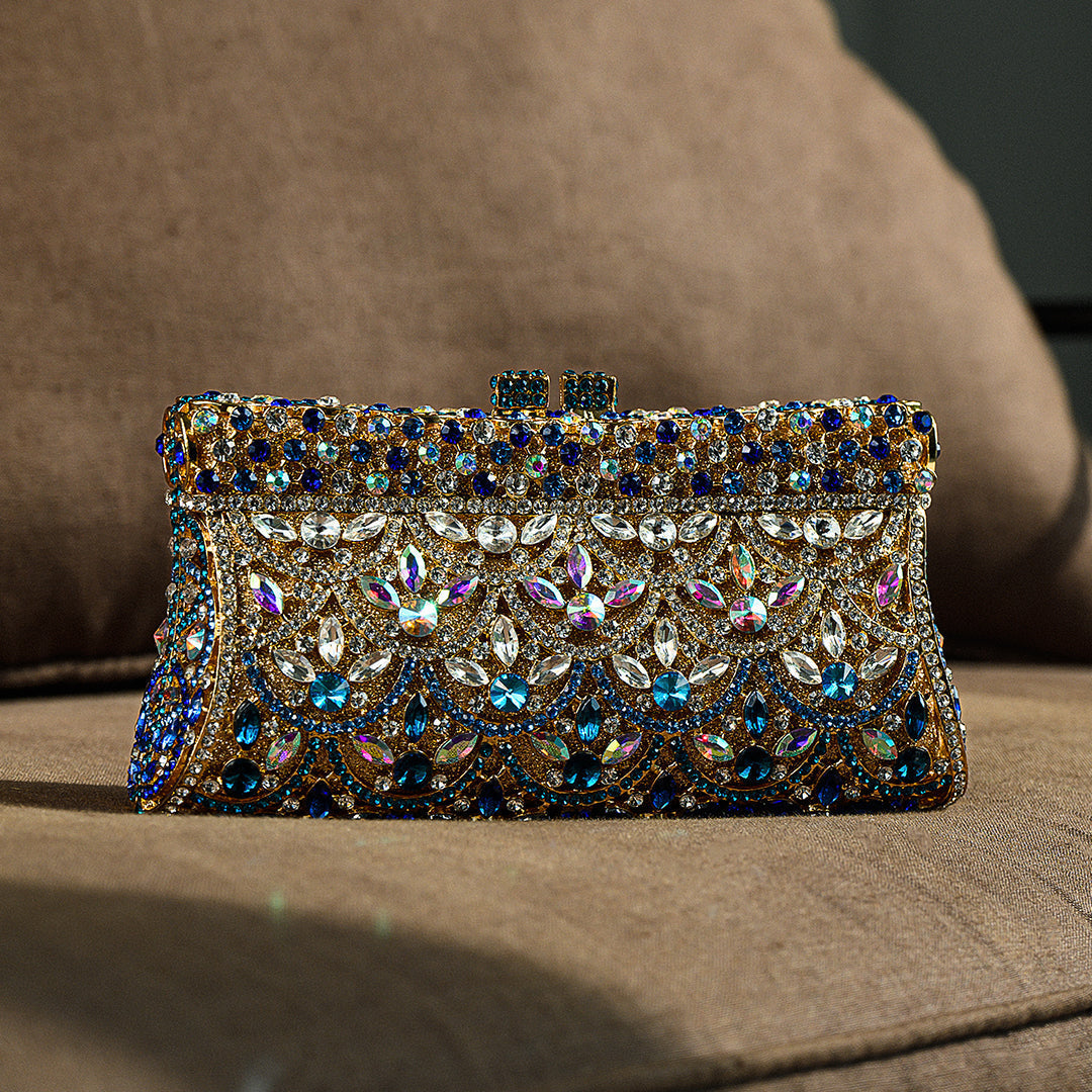 Goldene Clutch mit Kristallen und Strass
