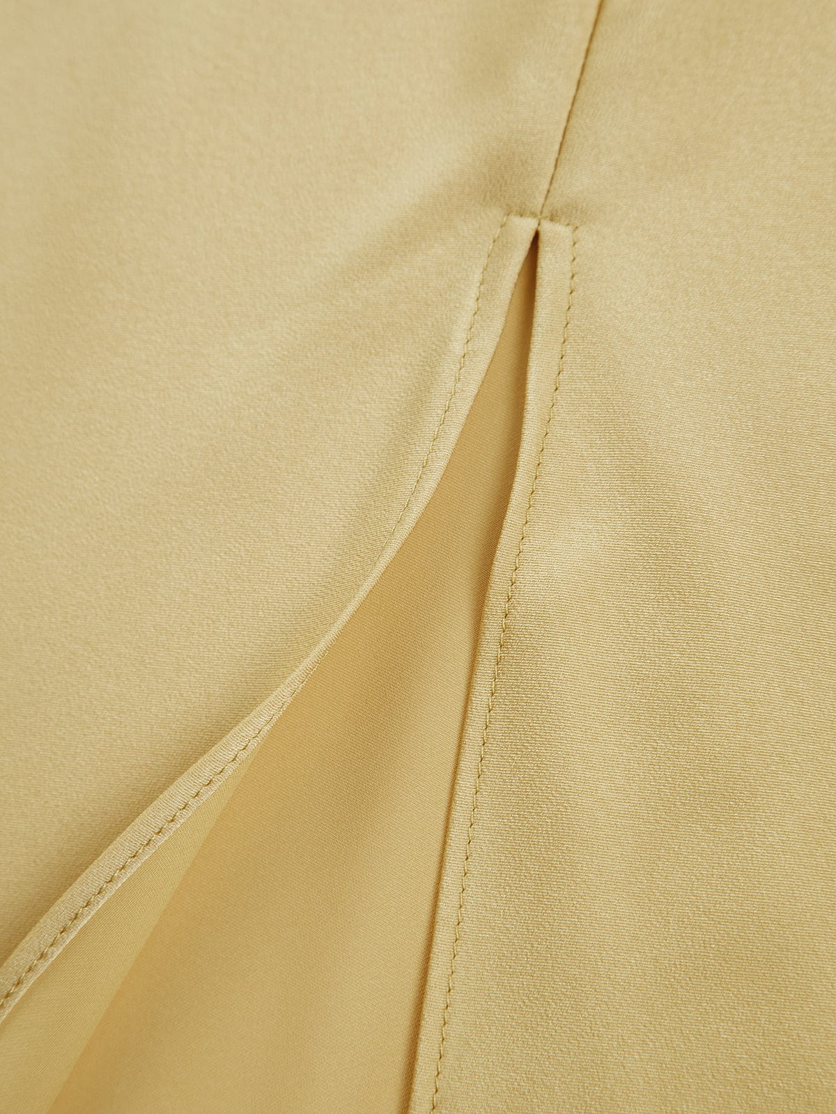 Elegantes Maxikleid Rückenfrei Satin mit feinen Trägern