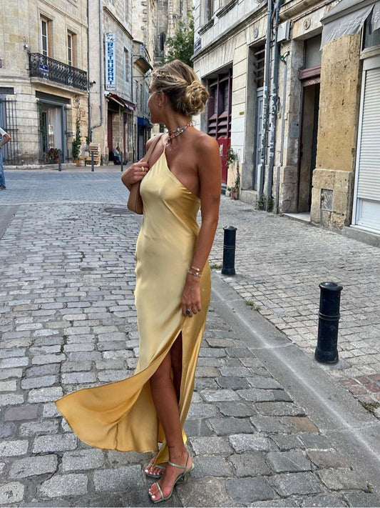 Elegantes Maxikleid Rückenfrei Satin mit feinen Trägern - BerlinGlamour